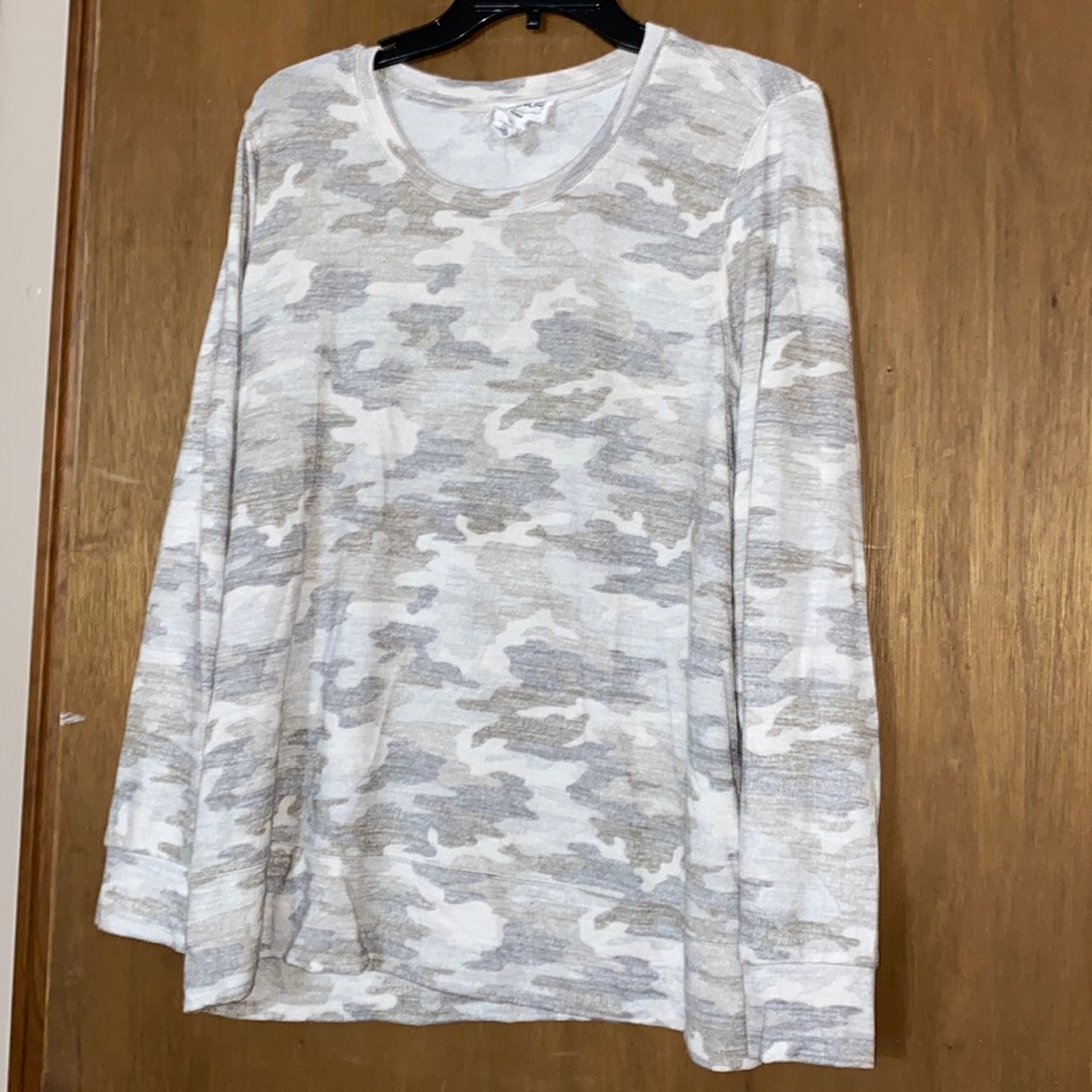 For the Repulic womens plus size shirt
